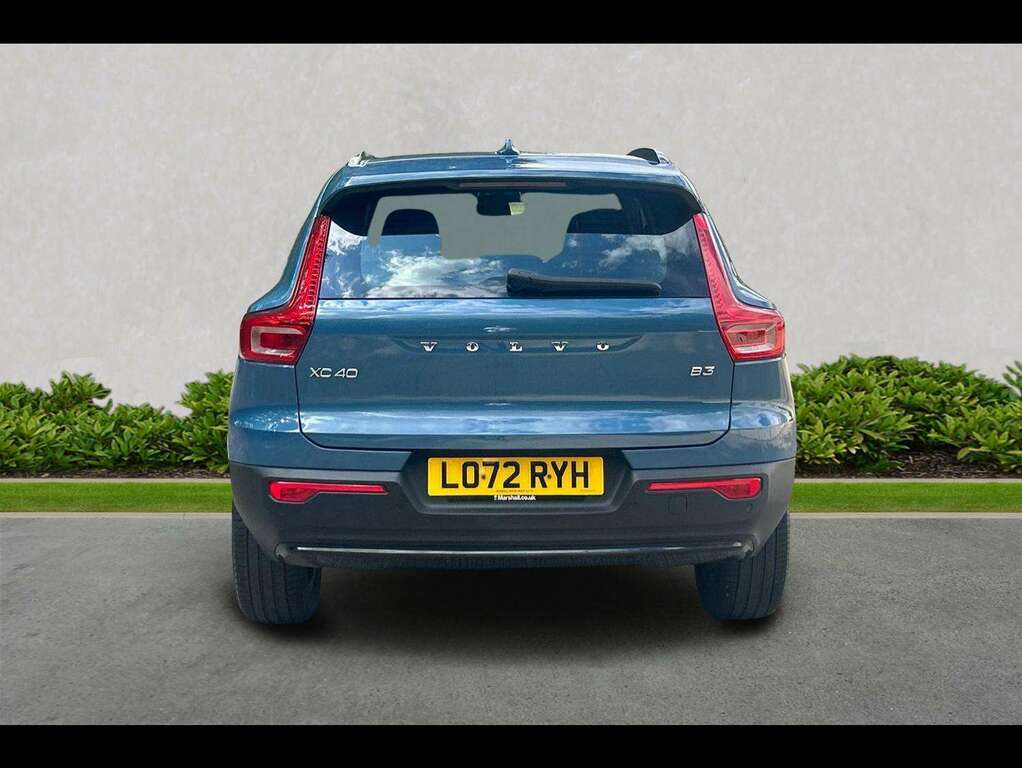 Volvo XC40 R-design Pro, B4 Mild Hybrid White #4