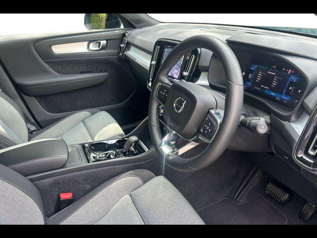 Volvo XC40 R-design Pro, B4 Mild Hybrid White #15