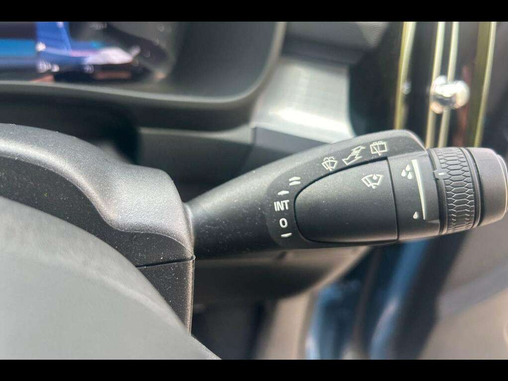 Volvo XC40 R-design Pro, B4 Mild Hybrid White #29