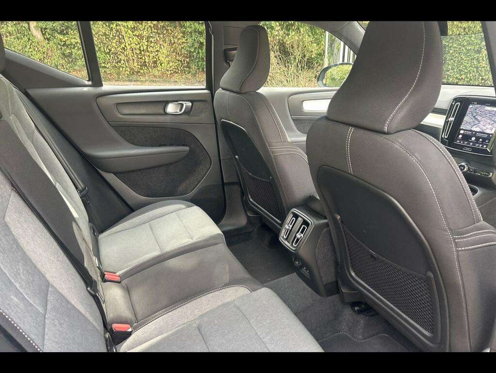 Volvo XC40 R-design Pro, B4 Mild Hybrid White #16