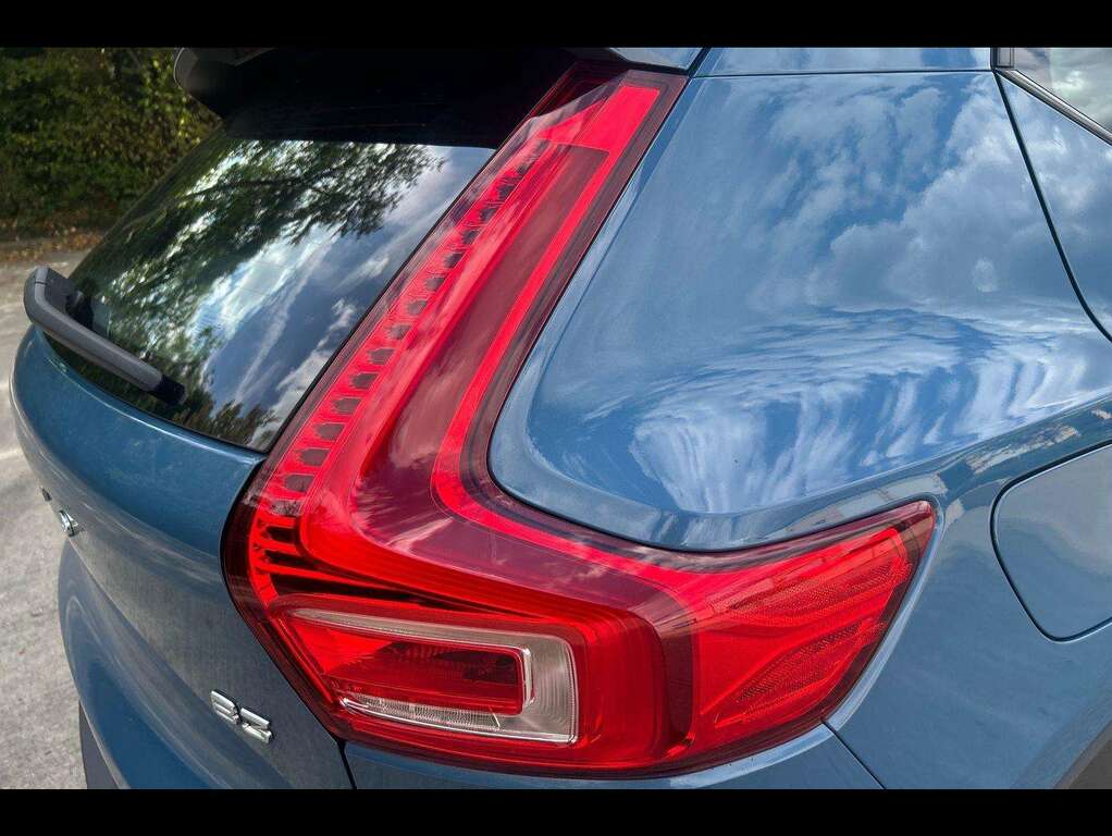 Volvo XC40 R-design Pro, B4 Mild Hybrid White #33