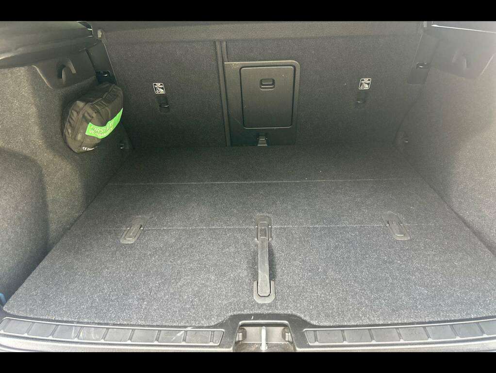 Volvo XC40 R-design Pro, B4 Mild Hybrid White #17