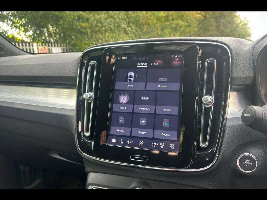 Volvo XC40 R-design Pro, B4 Mild Hybrid White #25