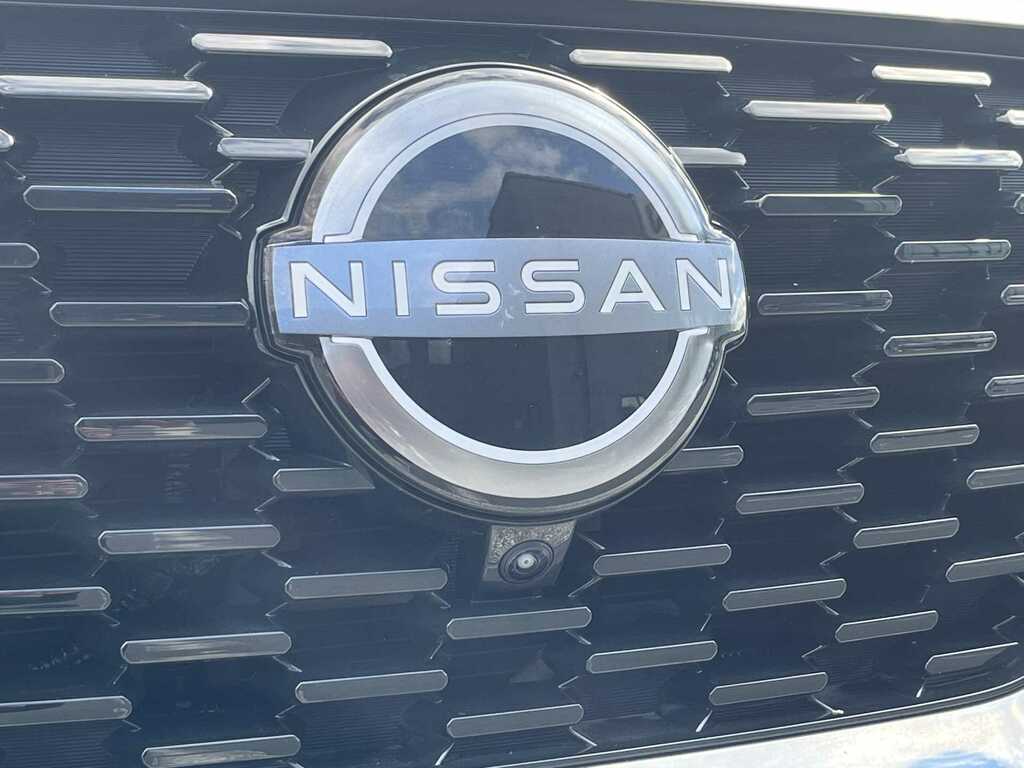 Nissan Qashqai Hatchback Red #31