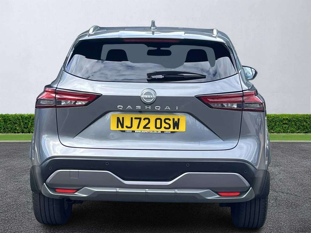 Nissan Qashqai Hatchback Red #5