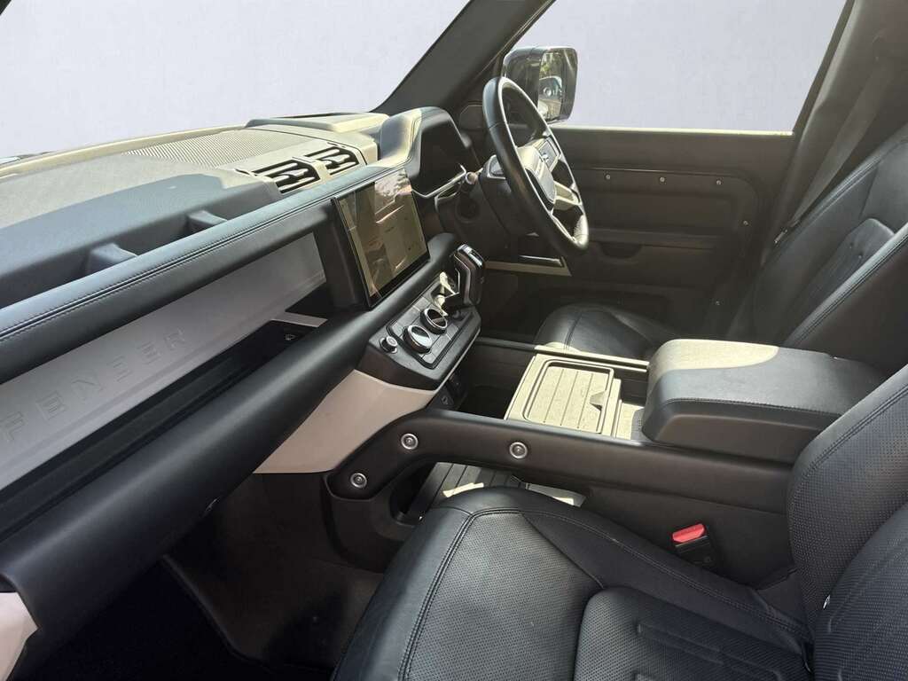 Land Rover Defender 110 3.0 D300 Hse 110 Black #2