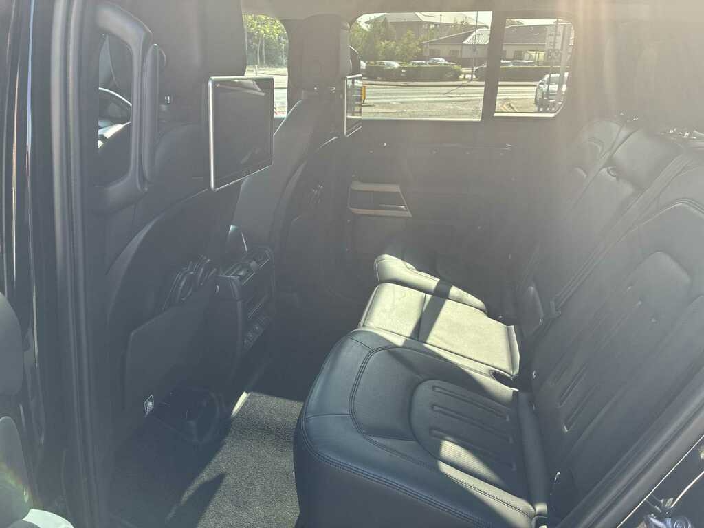 Land Rover Defender 110 3.0 D300 Hse 110 Black #3