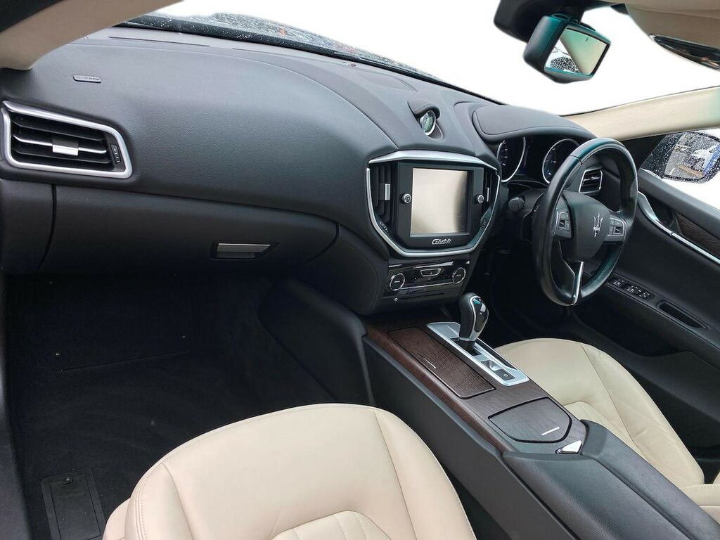 Maserati Ghibli Saloon White #7