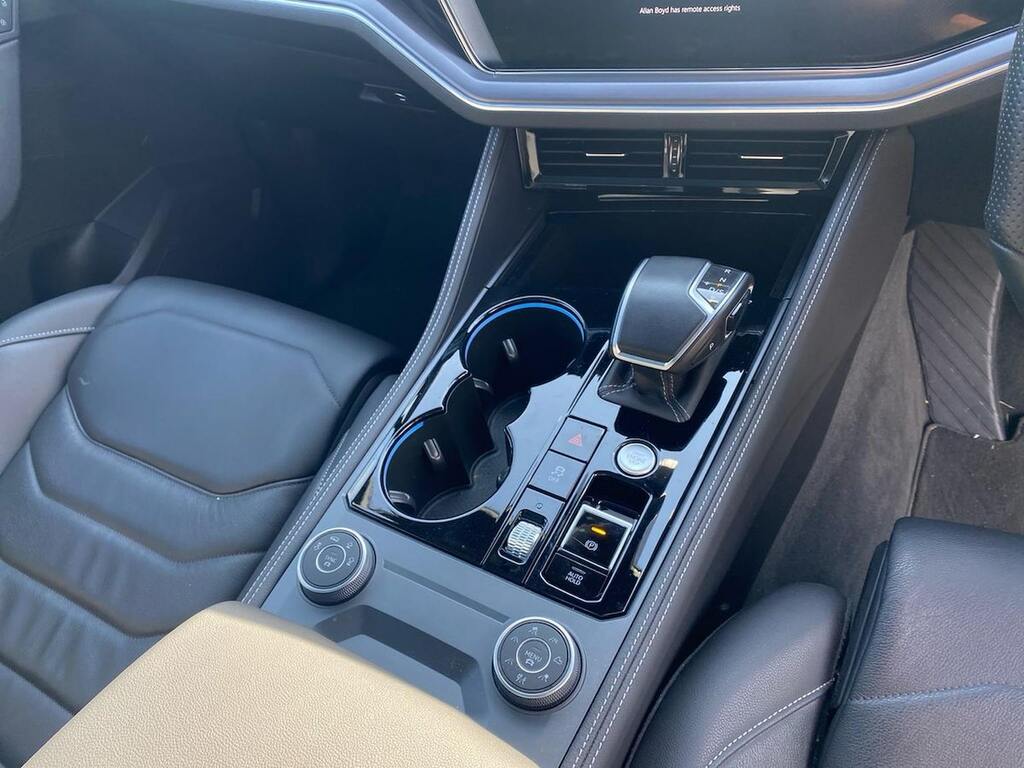 Volkswagen Touareg 3.0 Tsi Ehybrid 4Motion Elegance Tip White #13