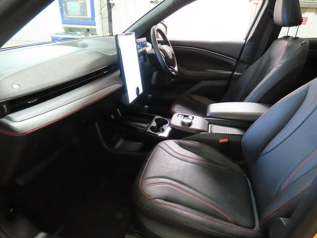 Ford Mustang Mach-E Ford Estate 258Kw Extended Range 91Kwh Awd Aut Black #11
