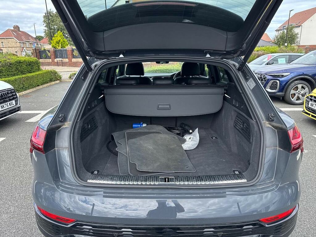 Audi Q8 e tron Audi Q8 Black Edition 50 E-tron Quattro 250,00 Kw Grey #17