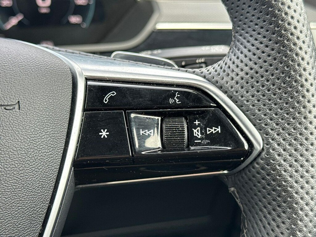 Audi Q8 e tron Audi Q8 Black Edition 50 E-tron Quattro 250,00 Kw Grey #26
