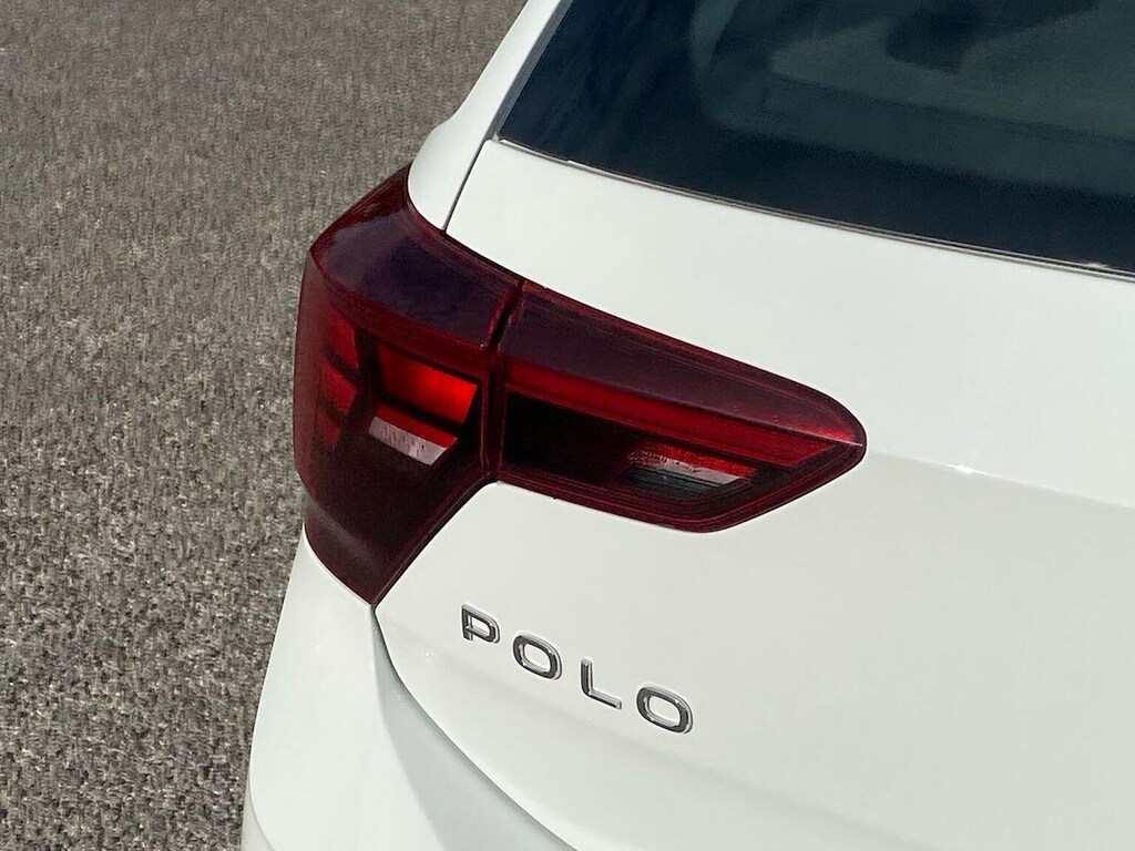 Volkswagen Polo Life Black #17