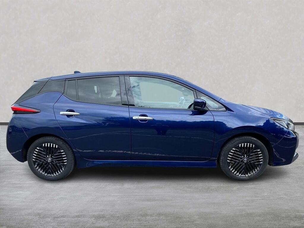 Nissan Leaf 39Kwh N-connecta Hatchback 150 Blue #3