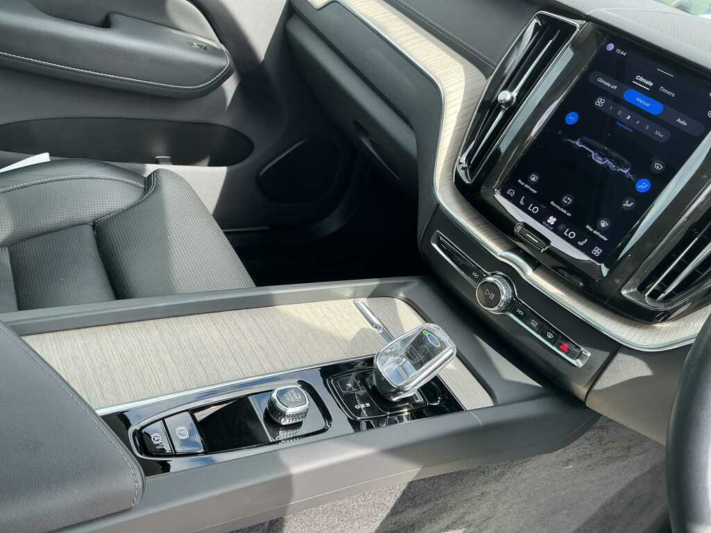 Volvo XC60 T8 Awd Phev Recharge Polestar Engineered White #7