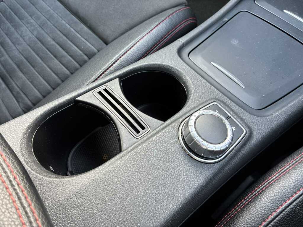 Mercedes-Benz CLA Class Cla200 Cdi Sport Black #31