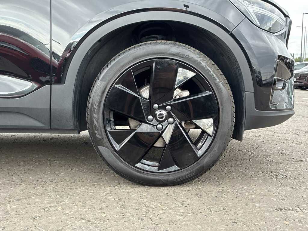 Volvo XC40 2.0 B4p Plus Black Edition MA25YSE Black #4