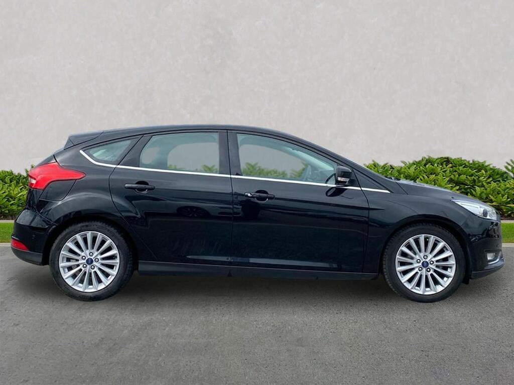 Ford Focus 1.0T Ecoboost Titanium X Hatchback Black #3