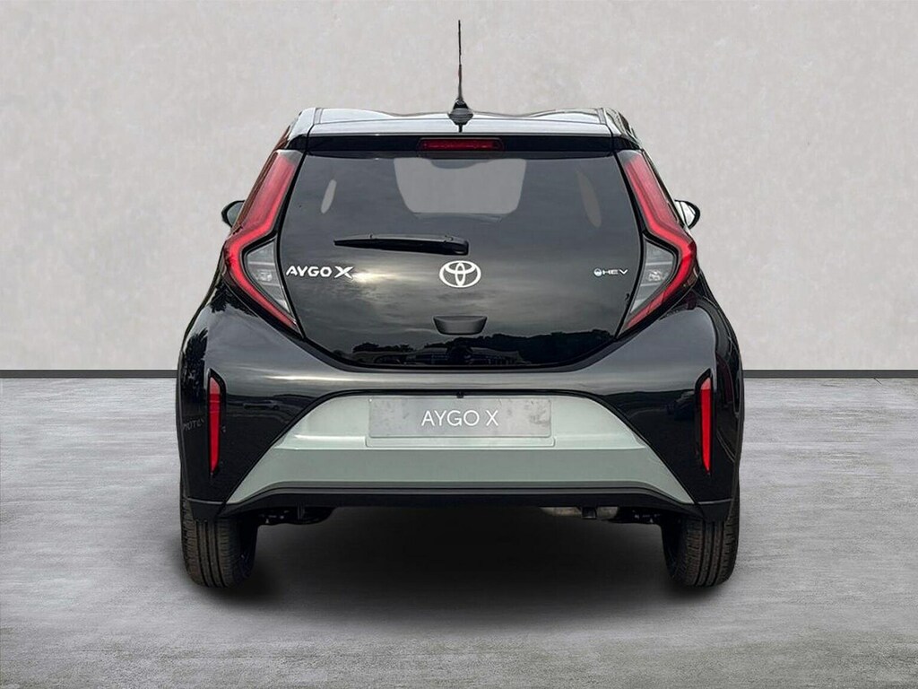 Toyota Aygo X 1.5H 49Kwh Design Hatchback Hybrid Cvt Green #4