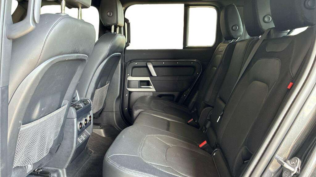 Land Rover Defender 110 3.0 D250 X-dynamic Se 110 7 Seat Grey #4