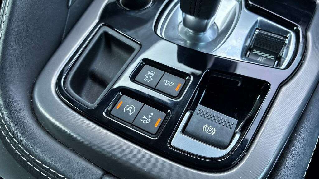 Jaguar F-Type 5.0 P575 Supercharged V8 R Awd Black #22