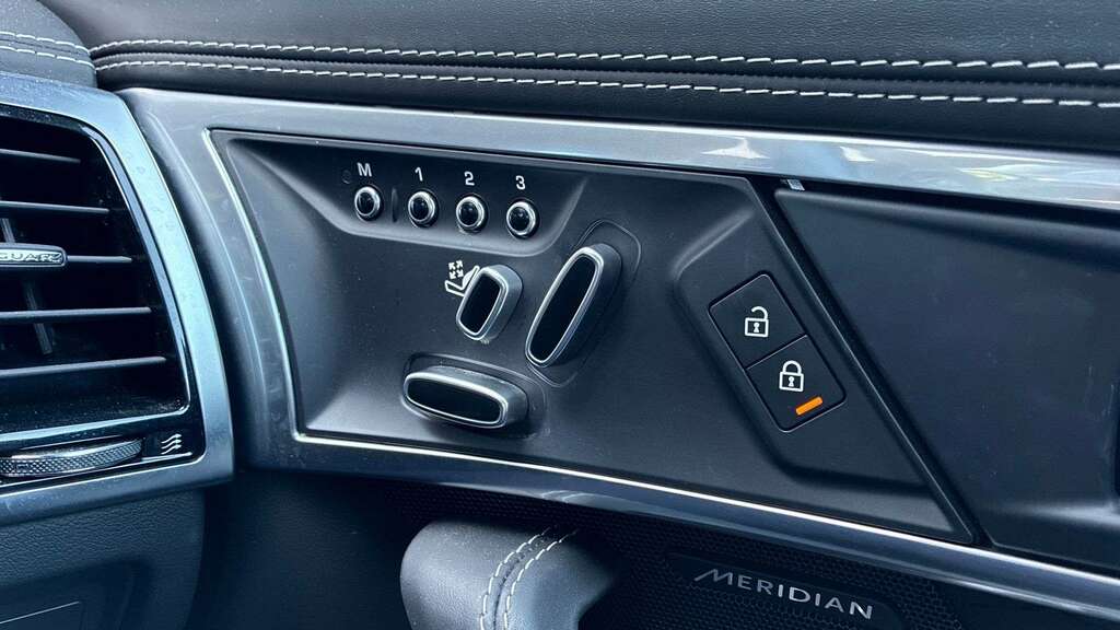 Jaguar F-Type 5.0 P575 Supercharged V8 R Awd Black #23