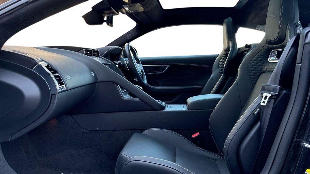 Jaguar F-Type 2.0 P300 First Edition Black #3