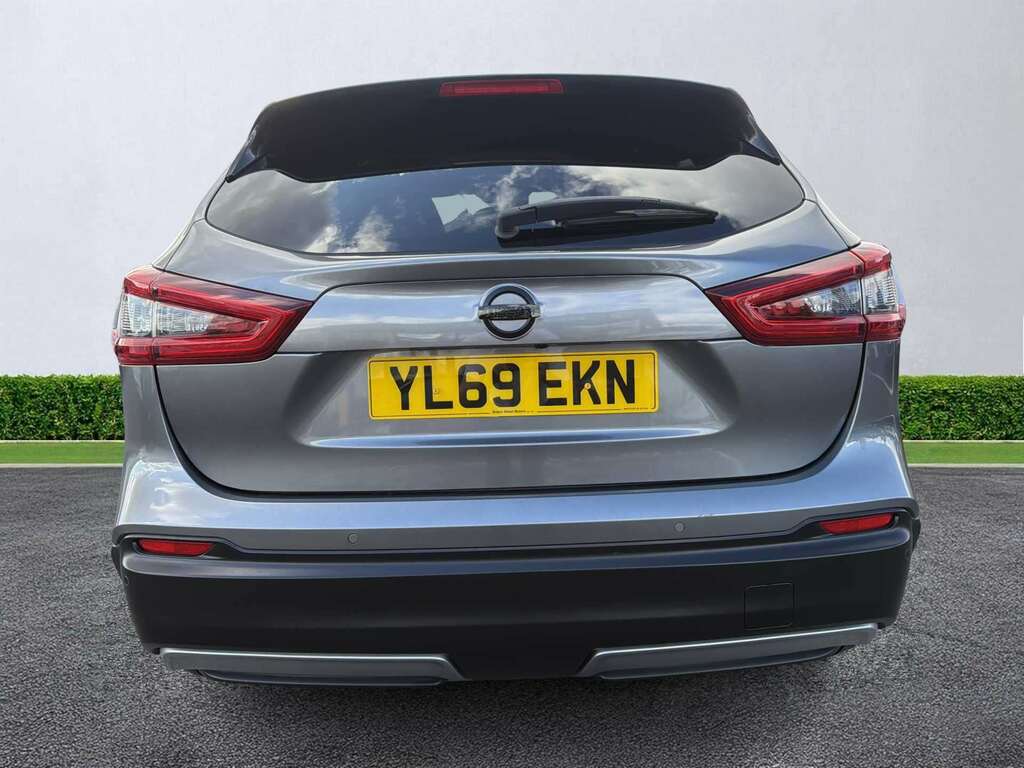 Nissan Qashqai 1.3 Dig-t Tekna YL69EKN Grey #4