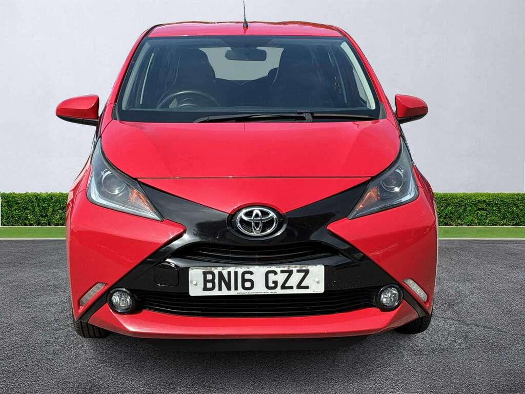 Toyota Aygo 1.0 Vvt-i X-pression Red #5