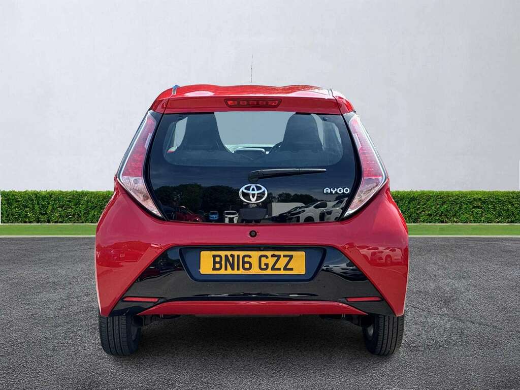 Toyota Aygo 1.0 Vvt-i X-pression Red #4
