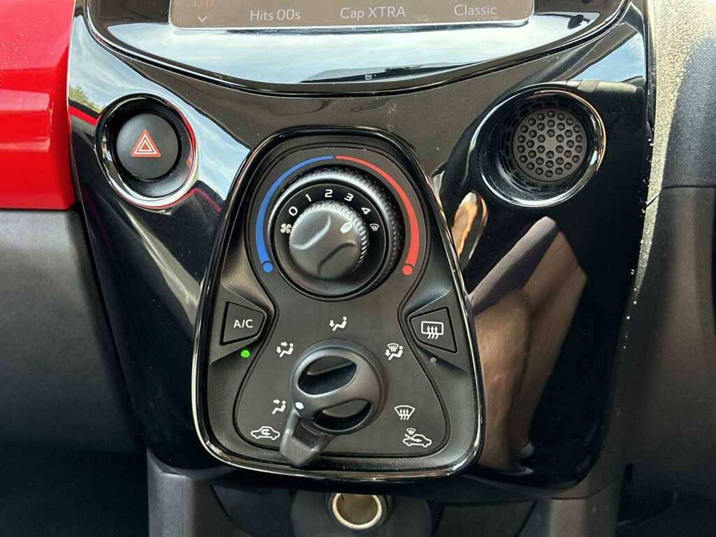Toyota Aygo 1.0 Vvt-i X-pression X-shift White #11