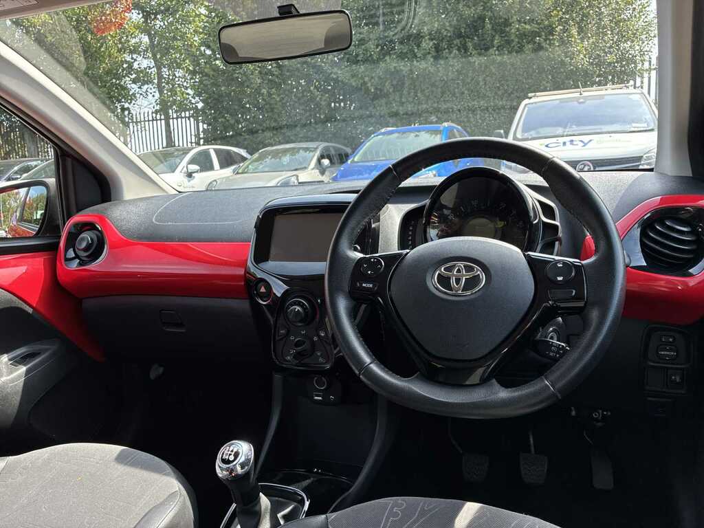 Toyota Aygo 1.0 Vvt-i X-pression X-shift White #14