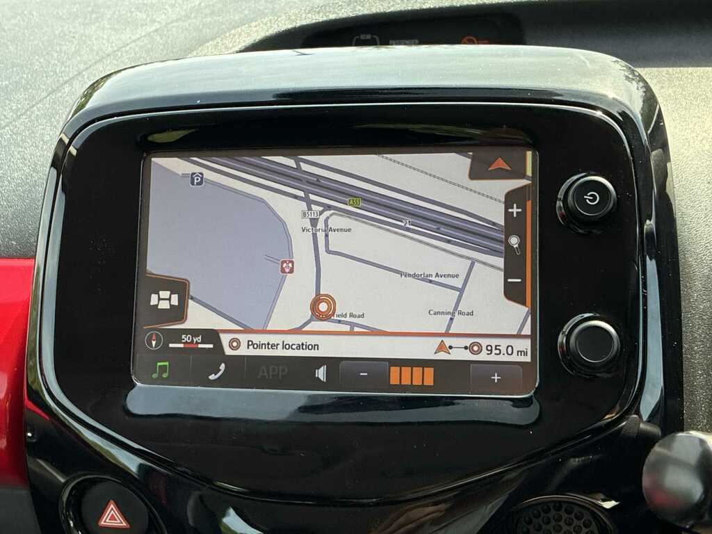 Toyota Aygo 1.0 Vvt-i X-pression X-shift White #32