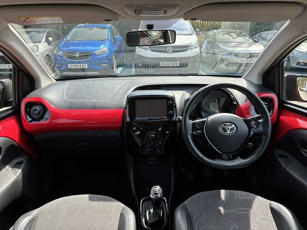 Toyota Aygo 1.0 Vvt-i X-pression X-shift White #8