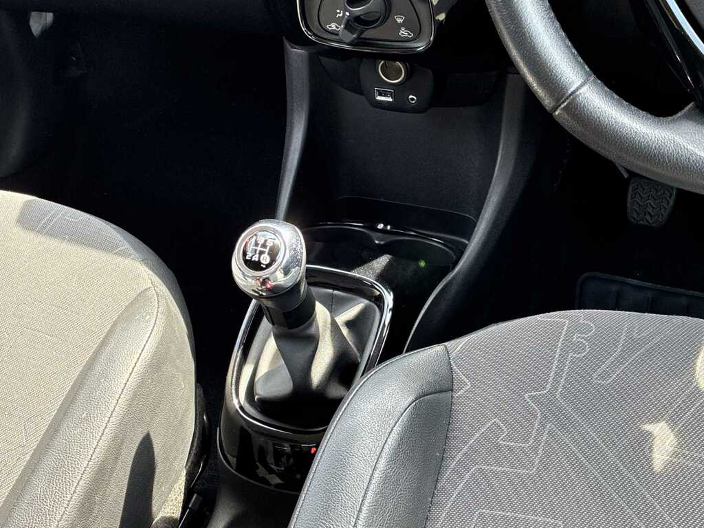 Toyota Aygo 1.0 Vvt-i X-pression X-shift White #12