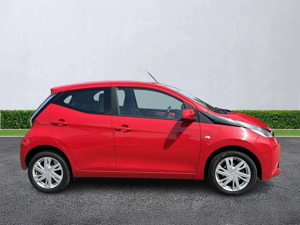 Toyota Aygo 1.0 Vvt-i X-pression Red #3