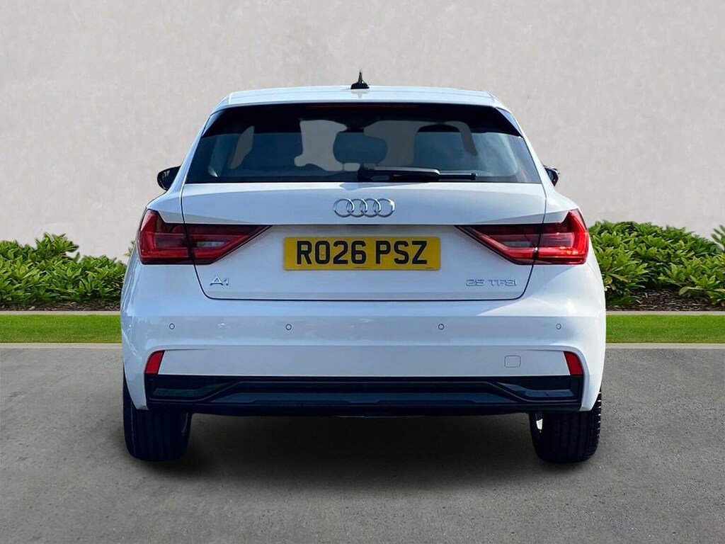 Audi A1 1.0 Tfsi 25 Sport Sportback Euro White #4