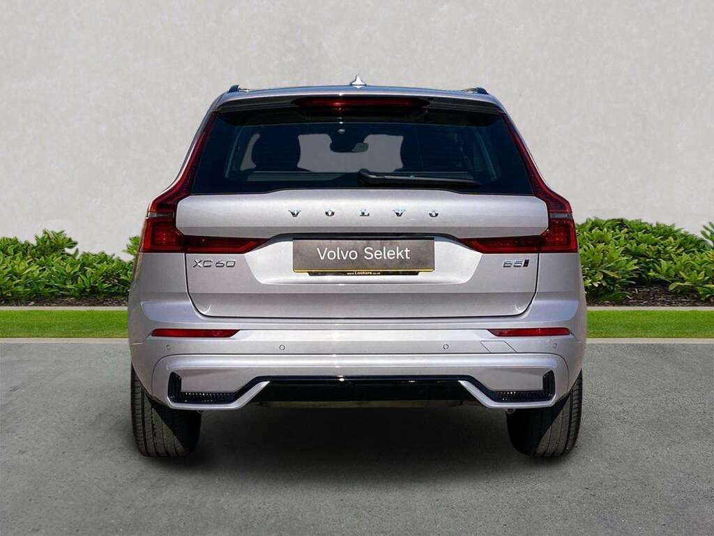 Volvo XC60 2.0 B5p Plus Dark Awd Geartronic Silver #4