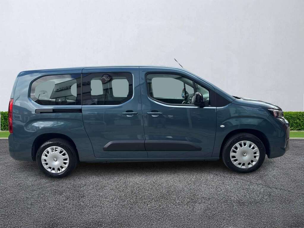 Vauxhall Combo-e Life 100Kw Design Xl 52Kwh 7 Seat Blue #3