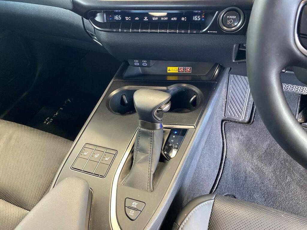 Lexus UX 2.0 300H Takumi E-cvt Euro 6 Ss White #12