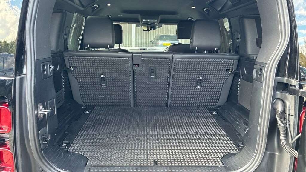 Land Rover Defender 110 3.0 D300 X-dynamic Se 110 7 Seat Black #10