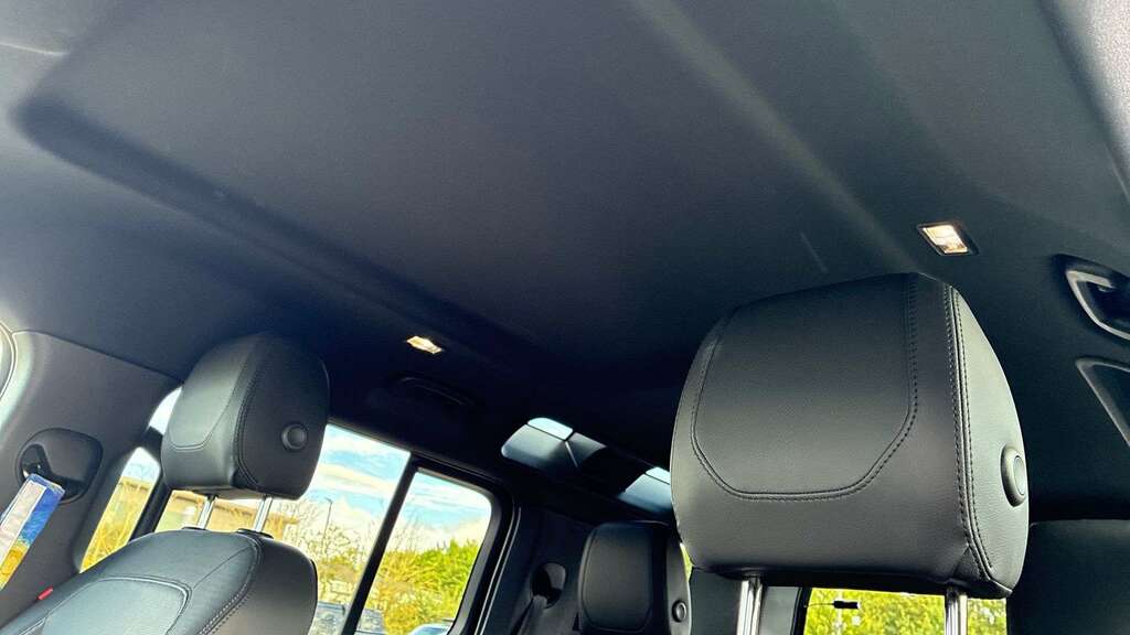 Land Rover Defender 110 3.0 D300 X-dynamic Se 110 7 Seat Black #21