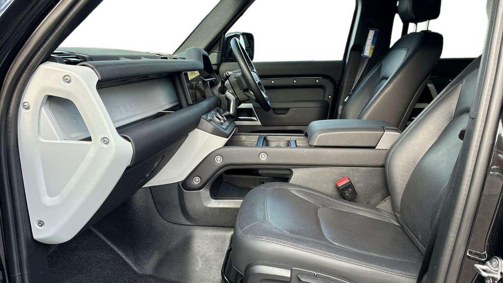 Land Rover Defender 110 3.0 D300 X-dynamic S 110 7 Seat Black #3