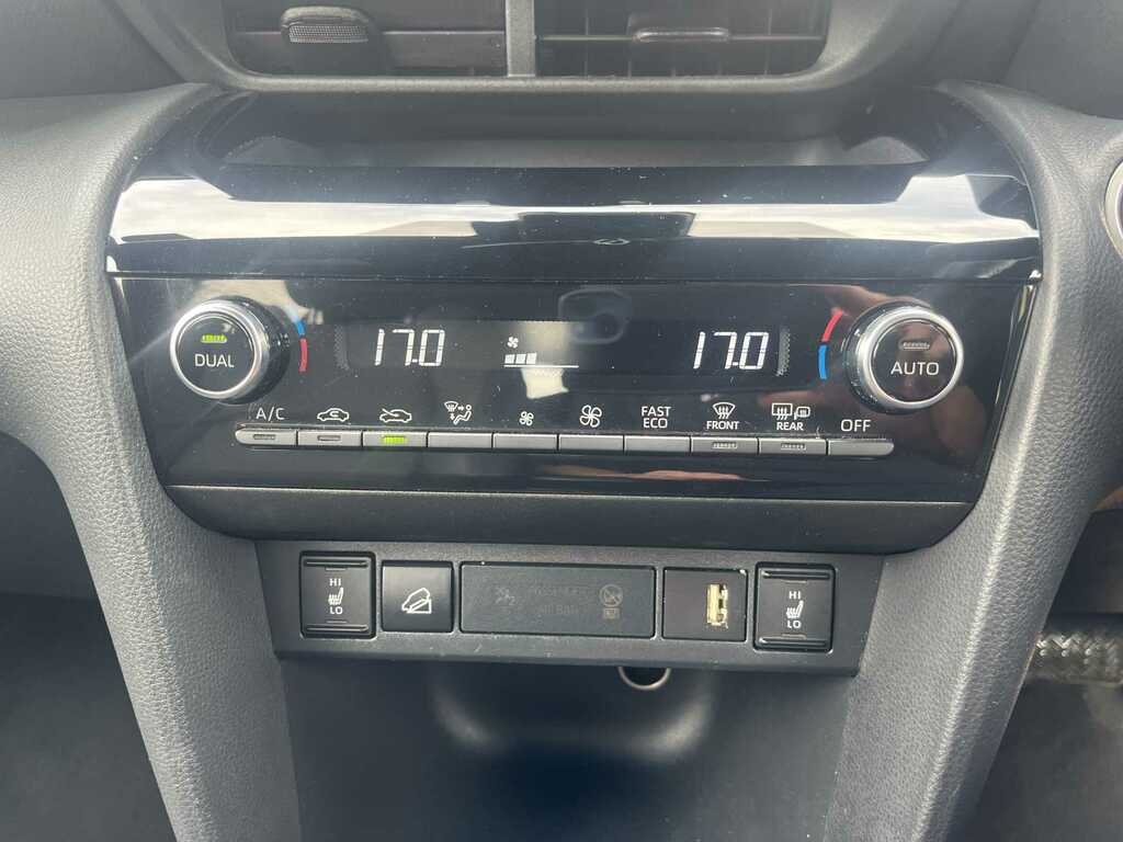 Toyota Yaris Cross Dynamic Blue #11