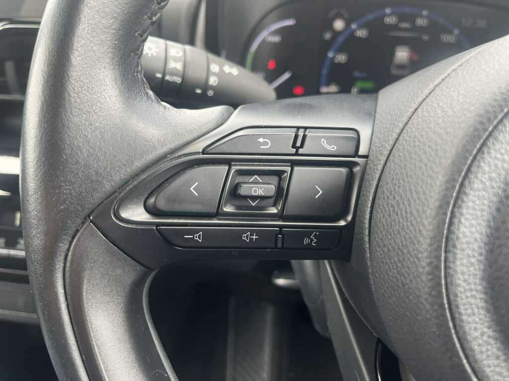 Toyota Yaris Cross Dynamic Blue #24