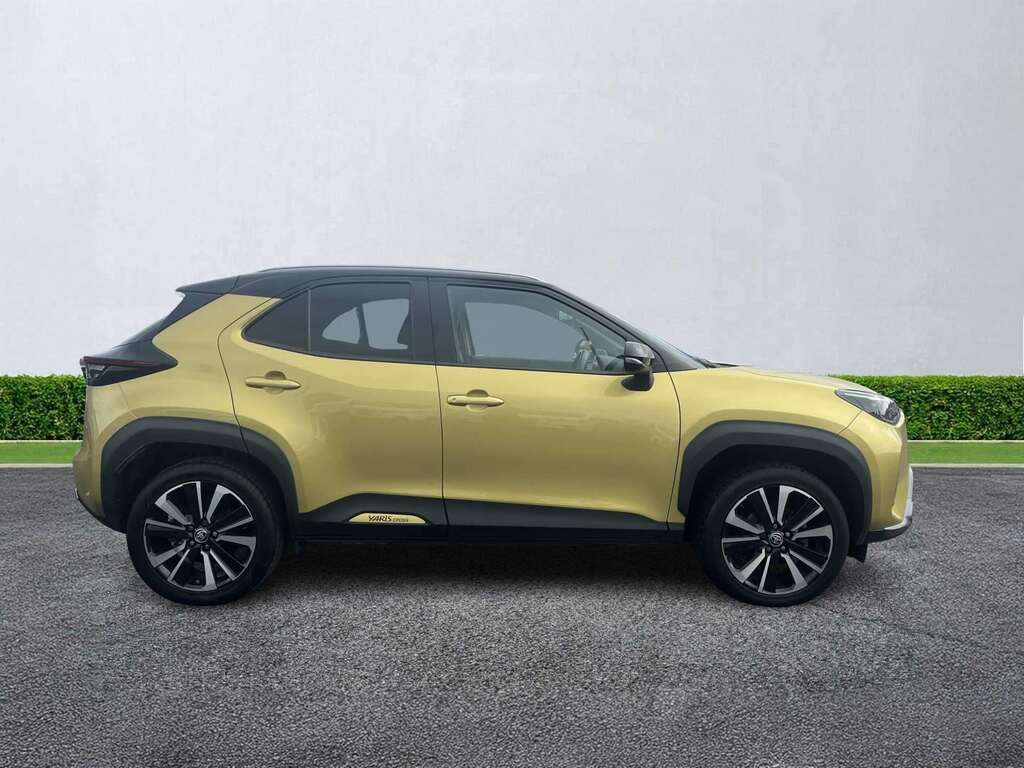 Toyota Yaris Cross 1.5 Hybrid Premiere Edition Awd Cvt Yellow #3