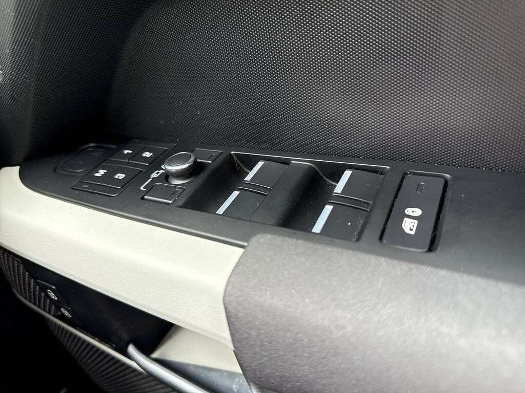 Land Rover Defender 110 3.0 D250 Hse 110 Green #27