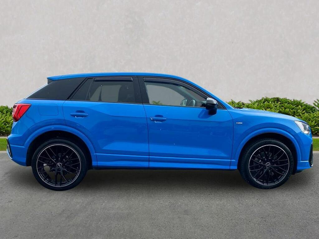 Audi Q2 35 Tfsi Black Edition S Tronic Blue #3
