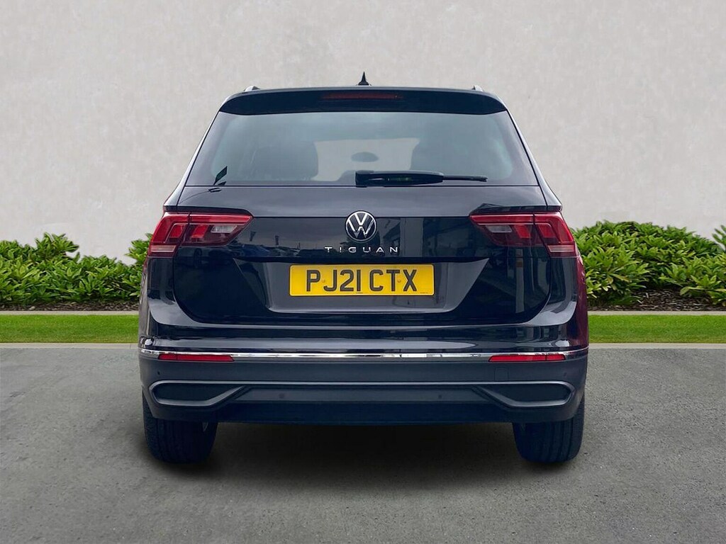 Volkswagen Tiguan 1.5 Tsi Life Suv Euro 6 Ss 1 Black #4
