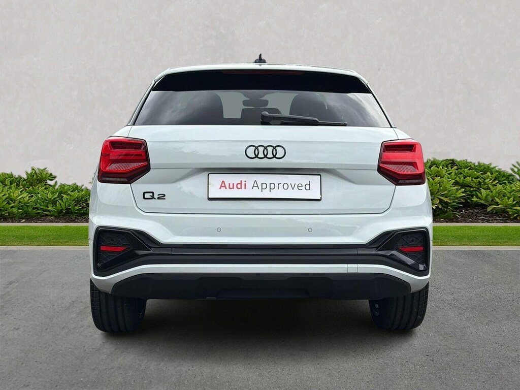 Audi Q2 35 Tfsi Black Edition S Tronic White #4